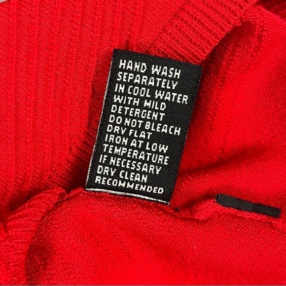 BCBGMaxAzria Knit Sweater Vest. V-Neck. Red Size Medium #1272 - Picture 8 of 8